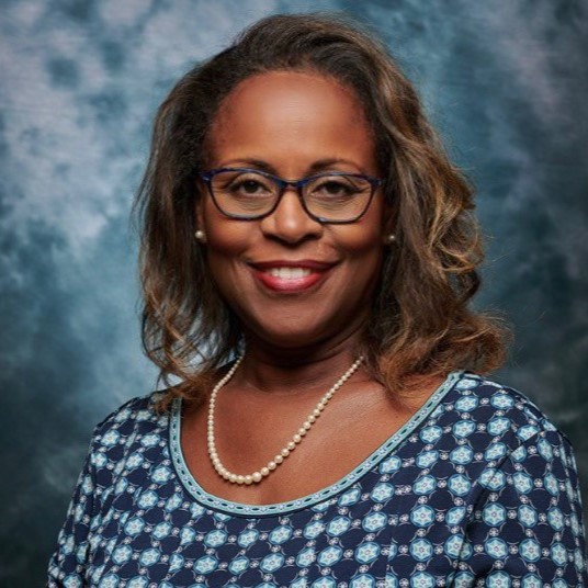 Leslie Walker_headshot.jpg